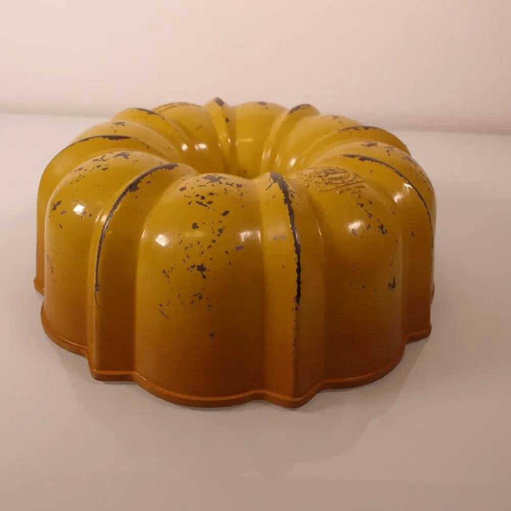 Vintage Bundt Brand Fluted Tube Pan Cake Baking Nordic Ware Yellow Heavy Duty
